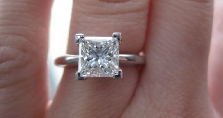 The Beauty of a 2 Carat Engagement Ring