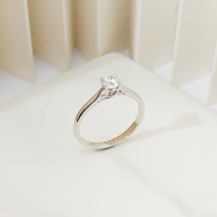 Diamond Engagement Ring ― Does Size Matter?