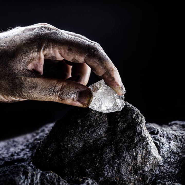 Key Players in the Diamond Industry: Who is Calling the Big Shots? | Meycauayan Jewelries